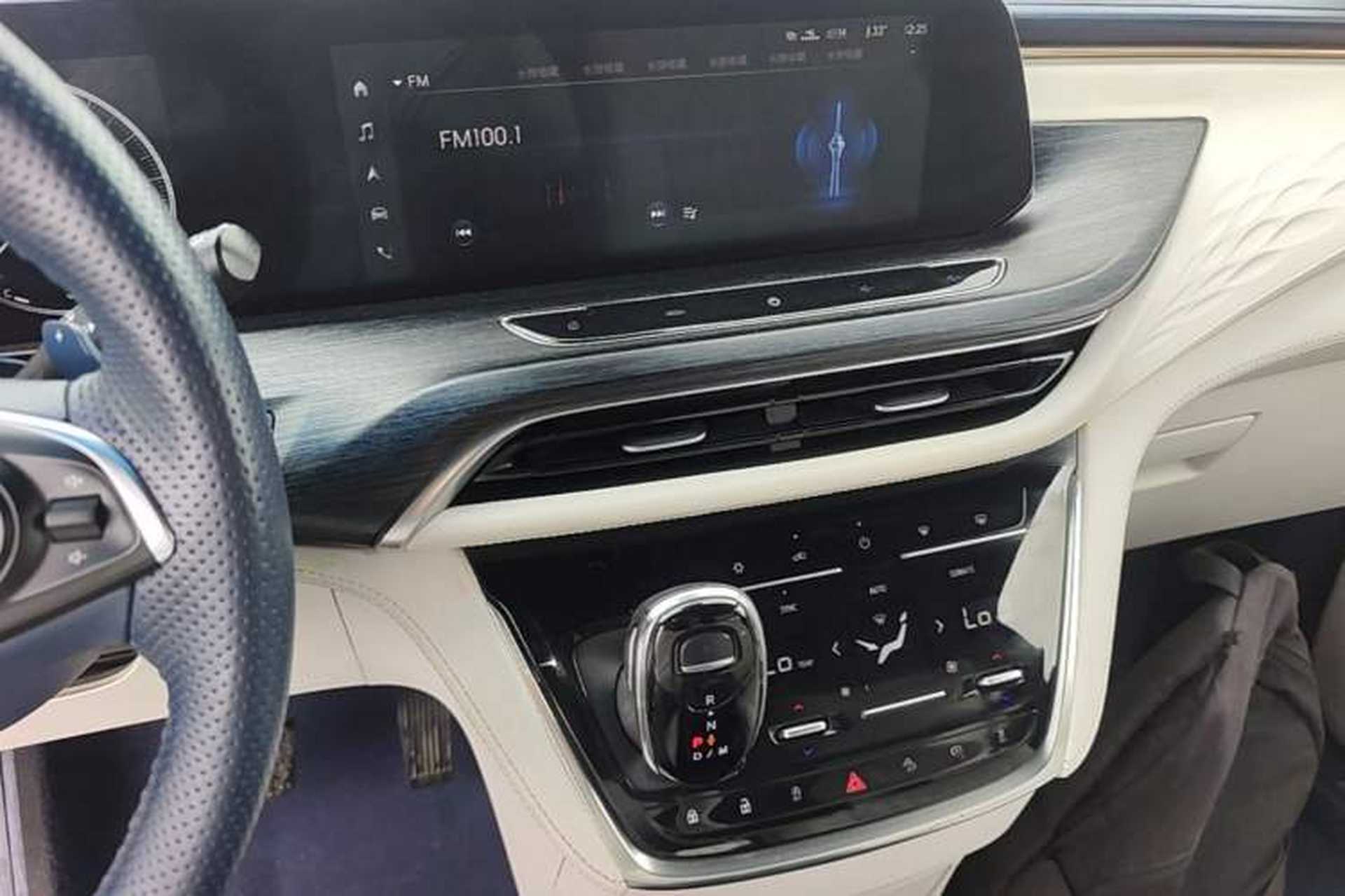 Used Buick GL8 2022 Avenir Avia Four-Seat Prestige Edition Audio And AC Panel