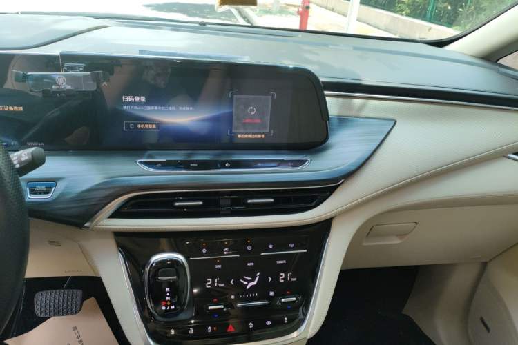 Used Buick GL8 2022 ES Landtrek 653T Flagship Model Audio And AC Panel