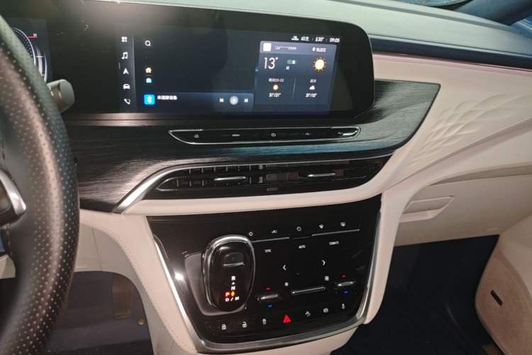 Used Buick GL8 2022 Avenir Avia Four-Seat Prestige Edition Audio And AC Panel