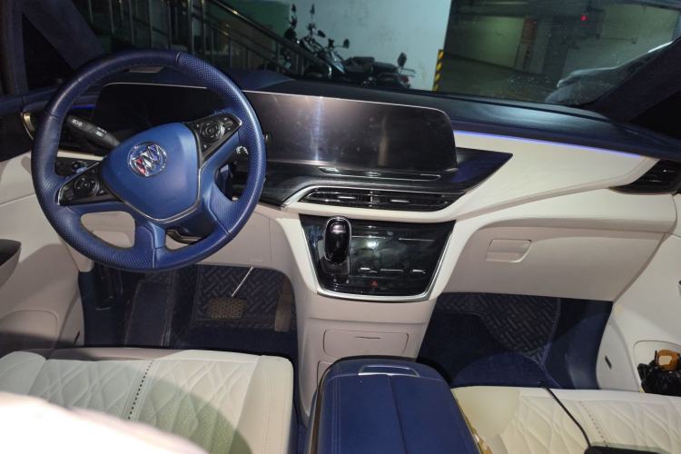 Used Buick GL8 2022 Avenir Avia Four-Seat Prestige Edition Center Console