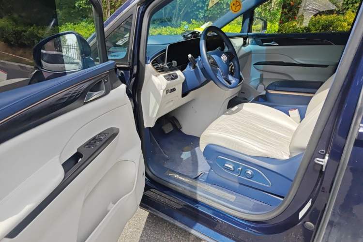 Used Buick GL8 2022 Avenir Avia Four-Seat Prestige Edition Driver Seat