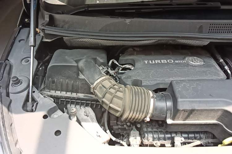 Used Buick GL8 2022 ES Landtrek 653T Smart Flagship Model Engine Bay Right