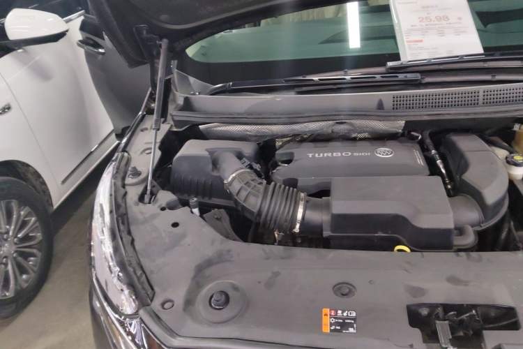 Used Buick GL8 2022 ES Landtrek 653T Smart Flagship Model Engine Bay Right