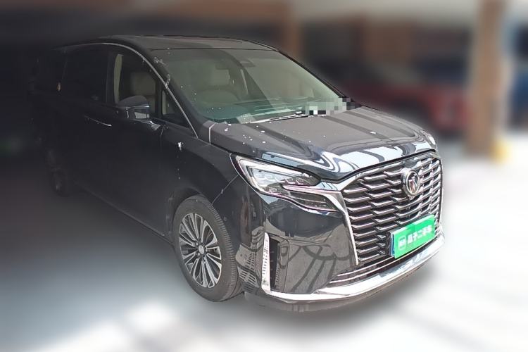 Used Buick GL8 2022 ES Landtrek 653T Smart Flagship Model Front Right 45 Deg