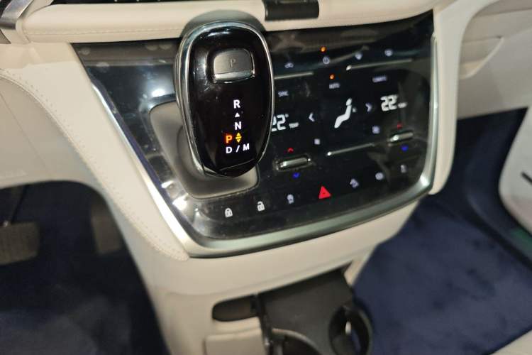 Used Buick GL8 2022 Facelift Avenir Aivia Four-Seat Prestige Edition Gear Lever