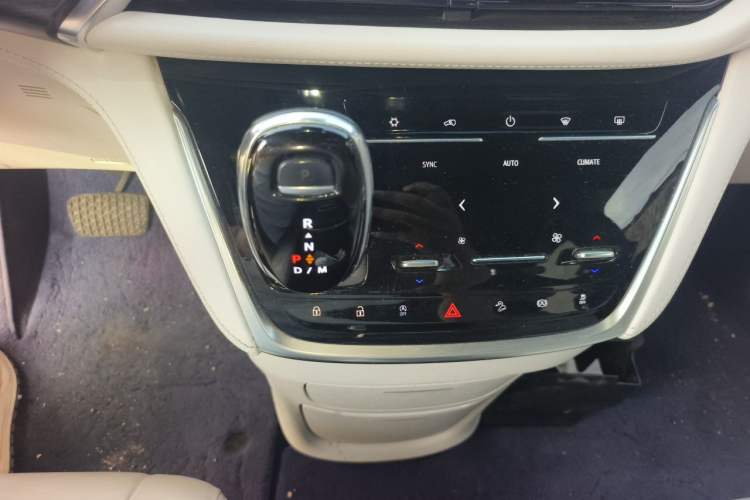 Used Buick GL8 2022 Avenir Avia Four-Seat Prestige Edition Gear Lever