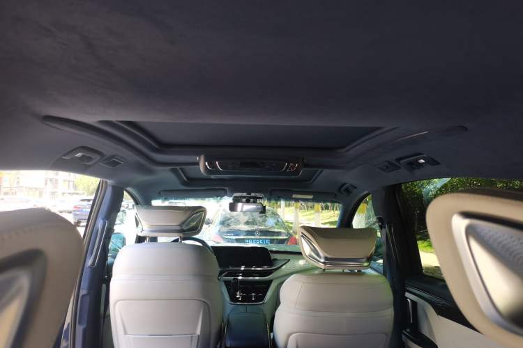 Used Buick GL8 2022 Avenir Avia Four-Seat Prestige Edition Headliner
