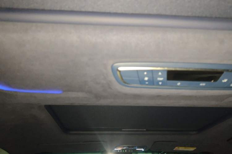 Used Buick GL8 2022 Avenir Avia Four-Seat Prestige Edition Headliner