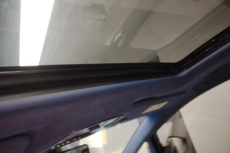 Used Buick GL8 2022 Avenir Avia Four-Seat Prestige Edition Headliner