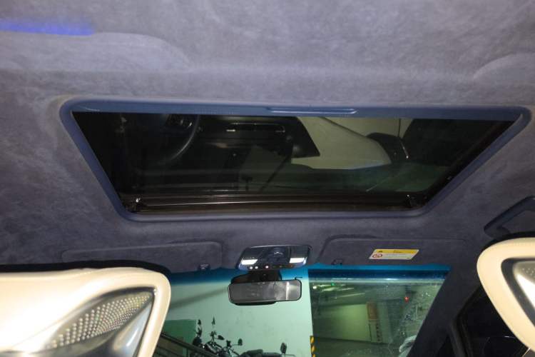 Used Buick GL8 2022 Avenir Avia Four-Seat Prestige Edition Headliner