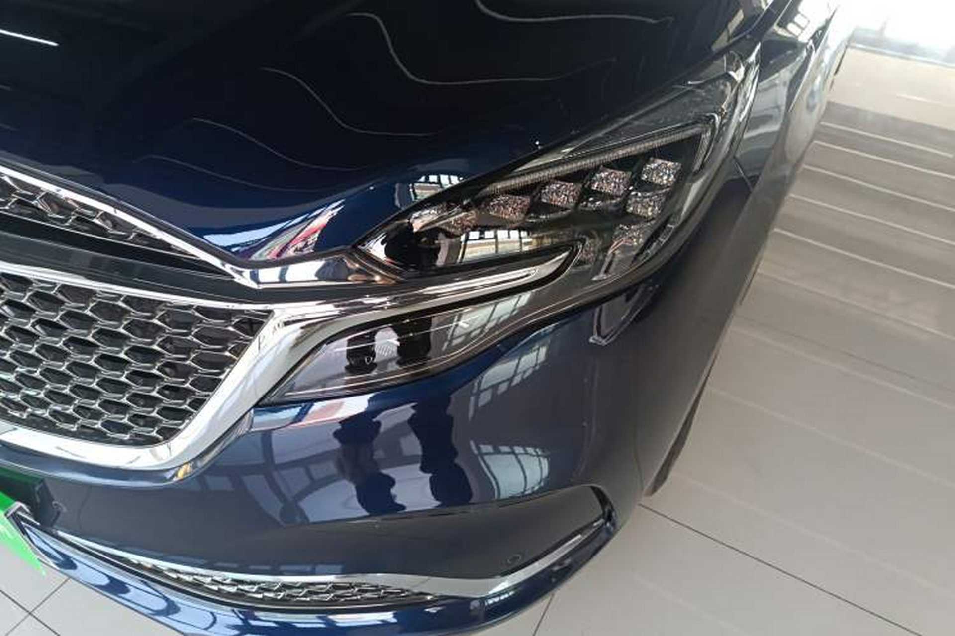 Used Buick GL8 2022 Avenir Avia Four-Seat Prestige Edition Left Front Headlight