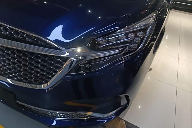 Used Buick GL8 2022 Avenir Avia Four-Seat Prestige Edition Left Front Headlight