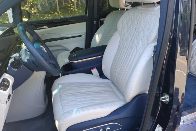 Used Buick GL8 2022 Avenir Avia Four-Seat Prestige Edition Left Front Seat