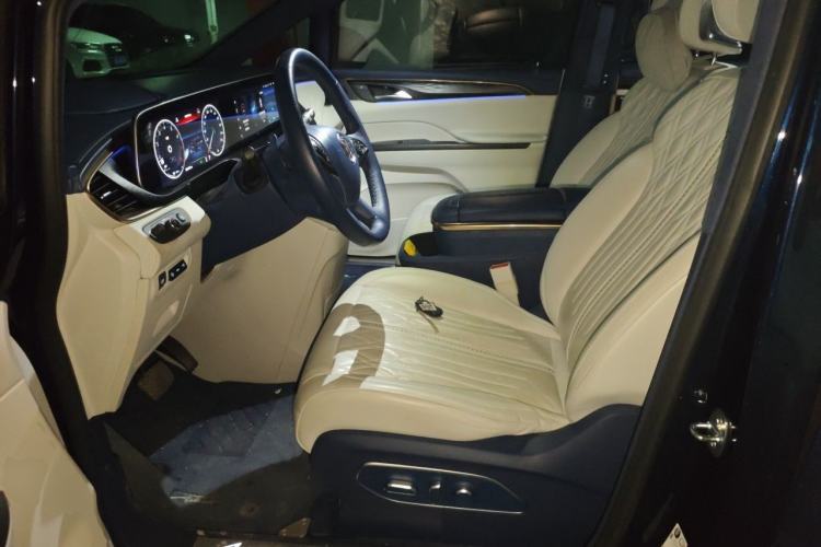 Used Buick GL8 2022 Avenir Avia Four-Seat Prestige Edition Left Front Seat