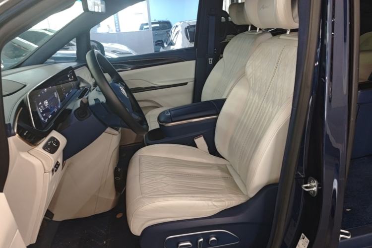 Used Buick GL8 2022 Avenir Avia Four-Seat Prestige Edition Left Front Seat