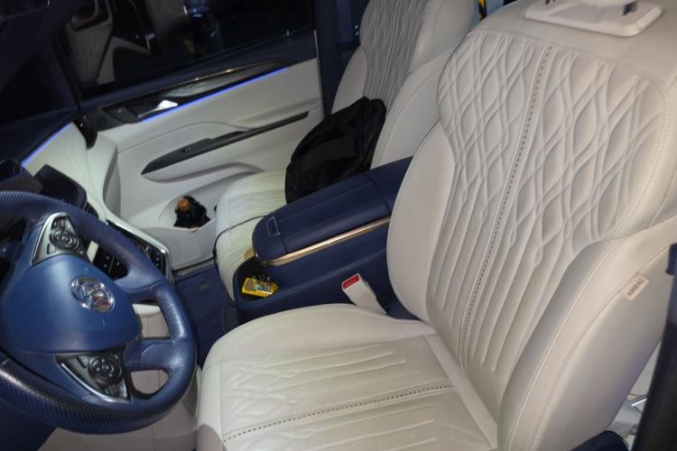 Used Buick GL8 2022 Avenir Avia Four-Seat Prestige Edition Left Front Seat