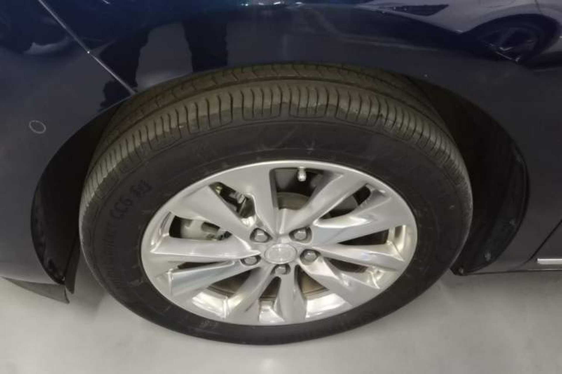 Used Buick GL8 2022 Avenir Avia Four-Seat Prestige Edition Left Front Wheel Hub