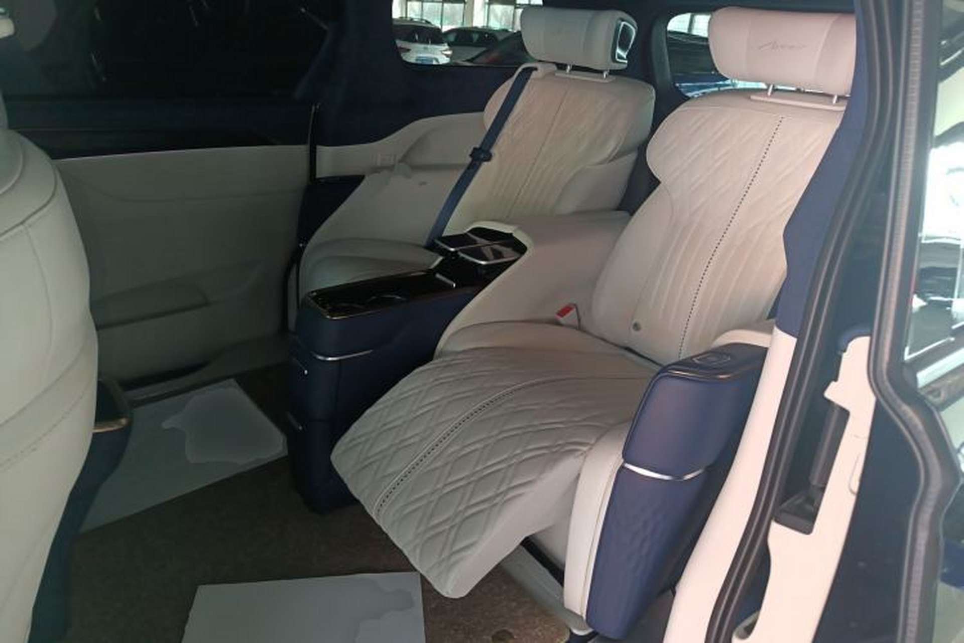 Used Buick GL8 2022 Avenir Avia Four-Seat Prestige Edition Left Rear Seat