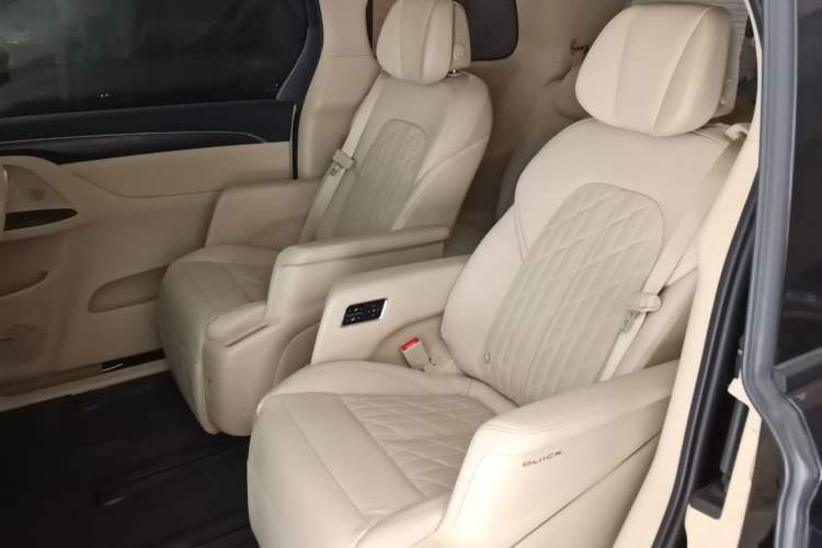 Used Buick GL8 2022 ES Landtrek 653T Smart Flagship Model Left Rear Seat