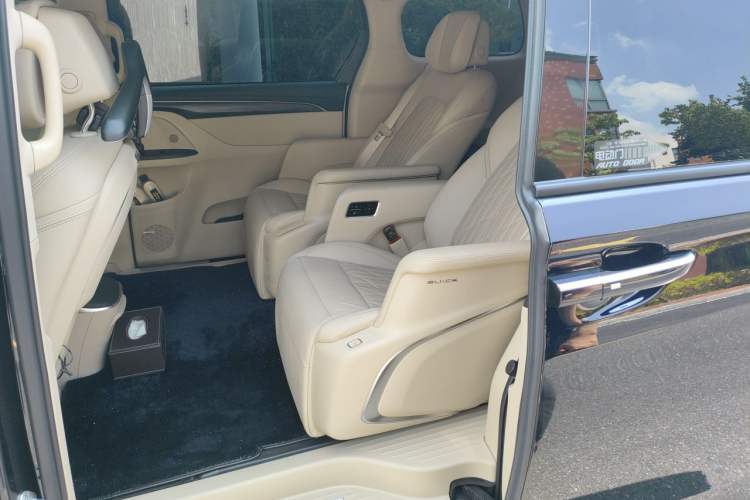 Used Buick GL8 2022 ES Landtrek 653T Flagship Model Left Rear Seat