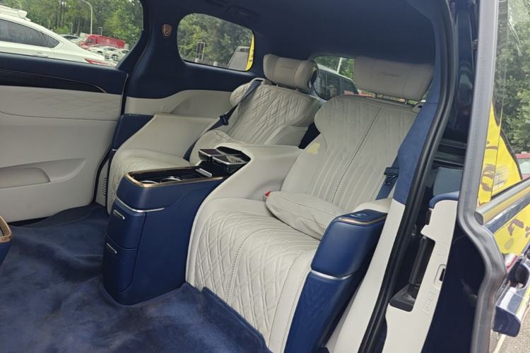 Used Buick GL8 2022 Avenir Avia Four-Seat Prestige Edition Left Rear Seat