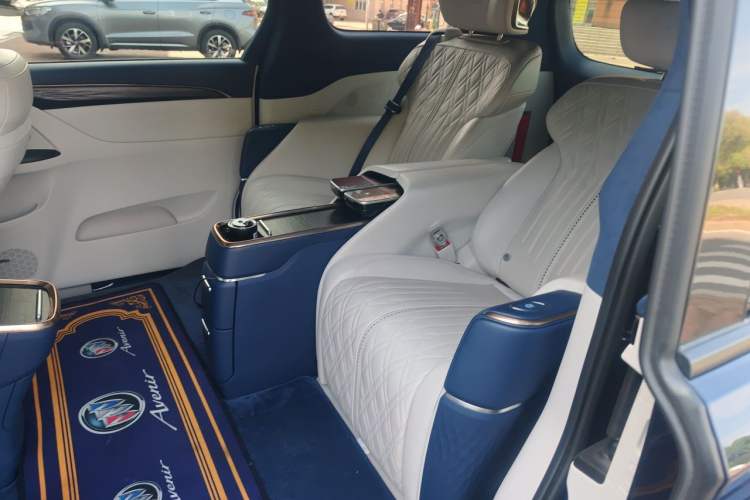 Used Buick GL8 2022 Avenir Avia Four-Seat Prestige Edition Left Rear Seat
