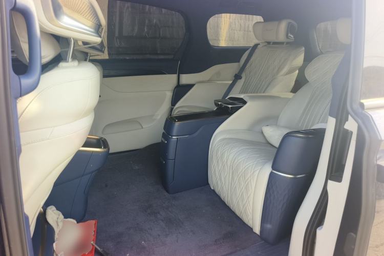 Used Buick GL8 2022 Avenir Avia Four-Seat Prestige Edition Left Rear Seat