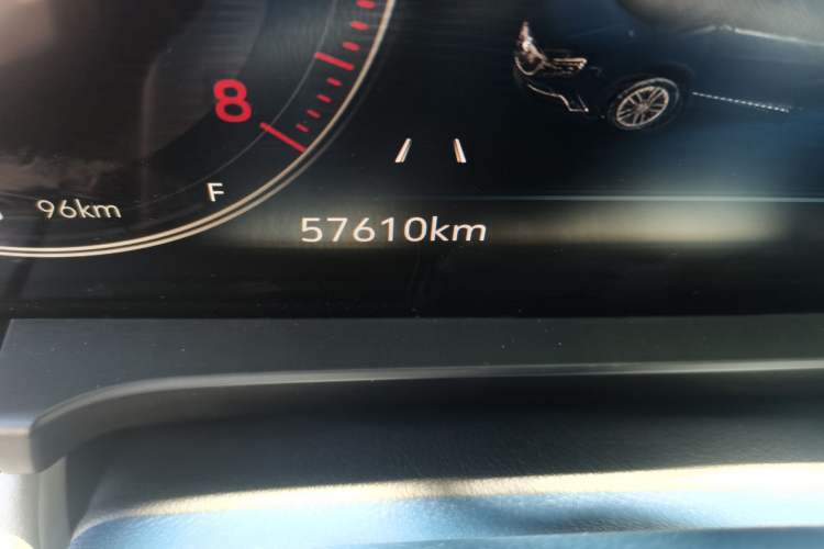 Used Buick GL8 2022 Avenir Avia Four-Seat Prestige Edition Odometer Close Up