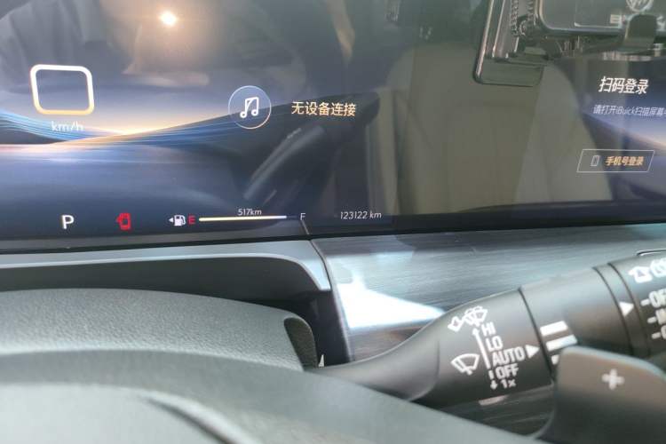 Used Buick GL8 2022 ES Landtrek 653T Flagship Model Odometer Close Up