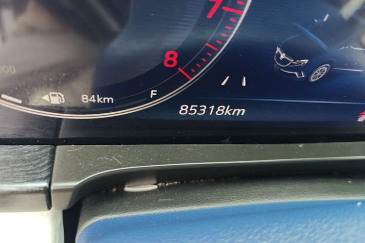 Used Buick GL8 2022 Avenir Avia Four-Seat Prestige Edition Odometer Close Up