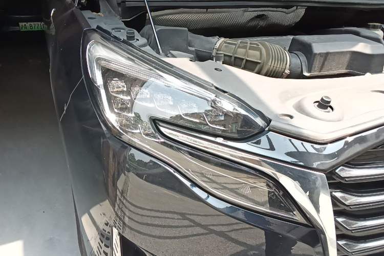 Used Buick GL8 2022 ES Landtrek 653T Smart Flagship Model Right Front Headlight