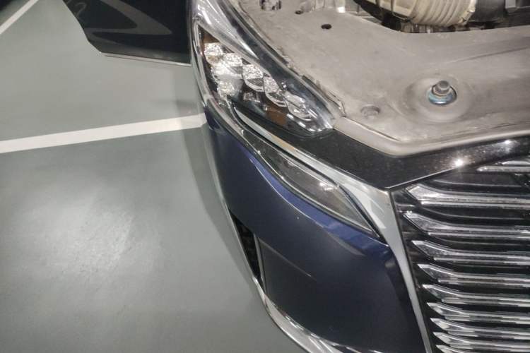 Used Buick GL8 2022 Facelift Avenir Aivia Four-Seat Prestige Edition Right Front Headlight