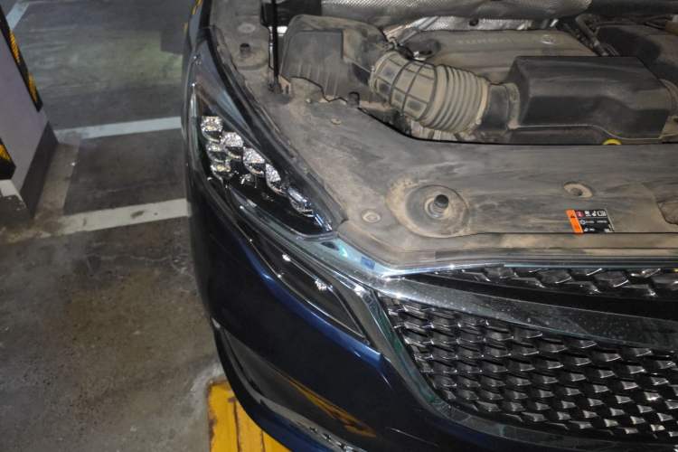 Used Buick GL8 2022 Avenir Avia Four-Seat Prestige Edition Right Front Headlight