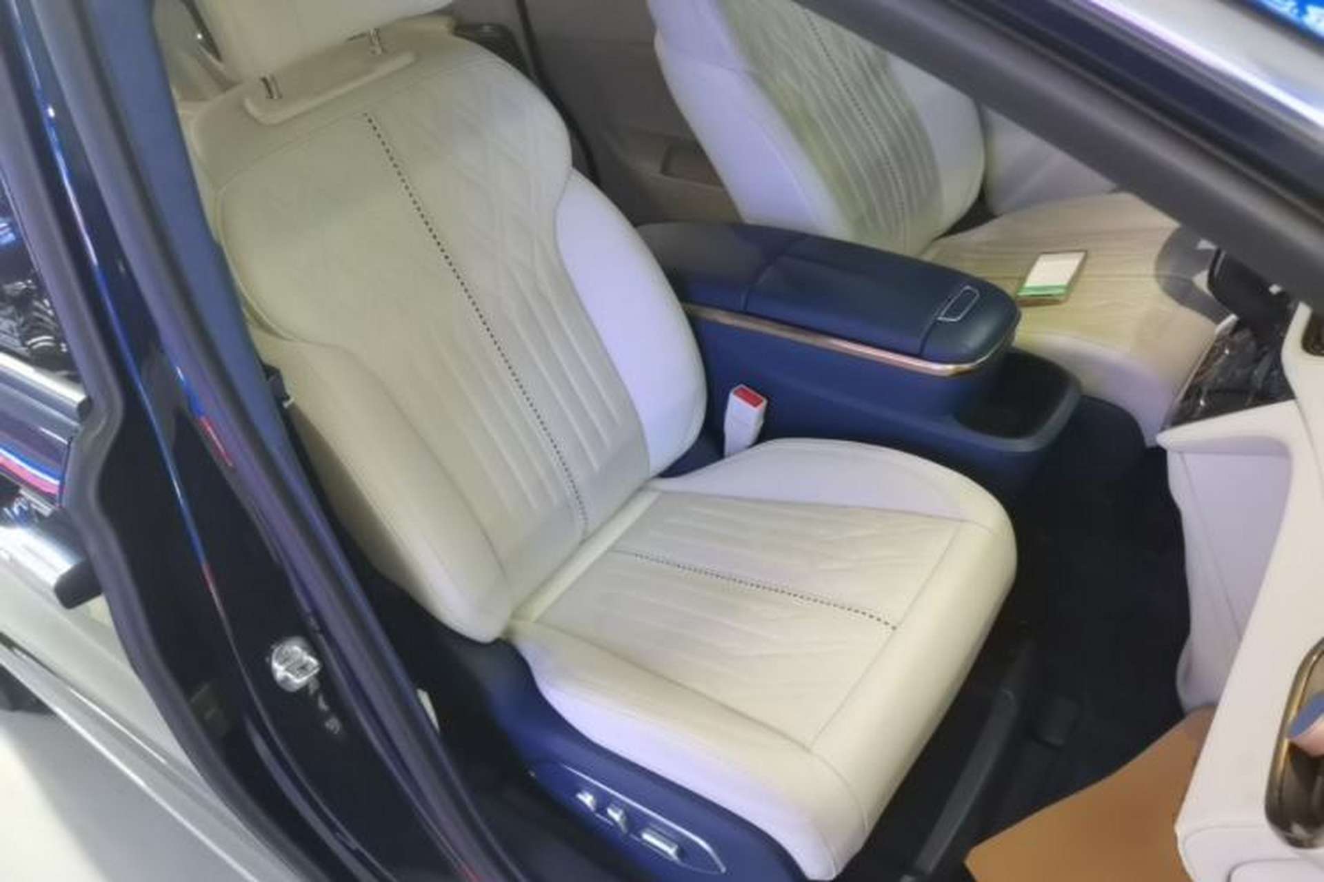 Used Buick GL8 2022 Avenir Avia Four-Seat Prestige Edition Right Front Seat