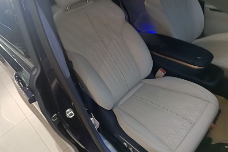 Used Buick GL8 2022 Avenir Avia Four-Seat Prestige Edition Right Front Seat