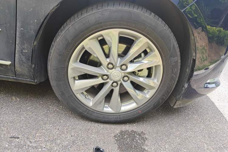 Used Buick GL8 2022 Avenir Avia Four-Seat Prestige Edition Right Front Wheel Hub