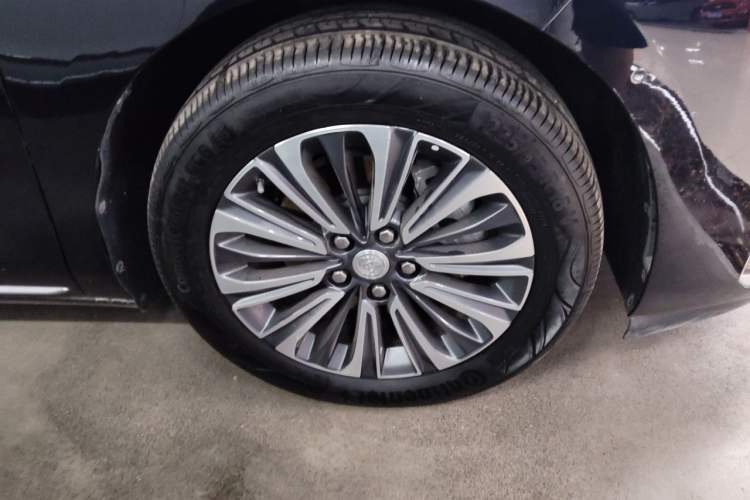 Used Buick GL8 2022 ES Landtrek 653T Smart Flagship Model Right Front Wheel Hub