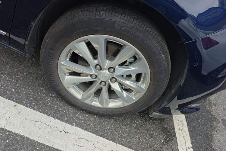 Used Buick GL8 2022 Avenir Avia Four-Seat Prestige Edition Right Front Wheel Hub