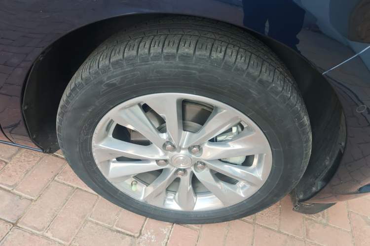 Used Buick GL8 2022 Avenir Avia Four-Seat Prestige Edition Right Front Wheel Hub