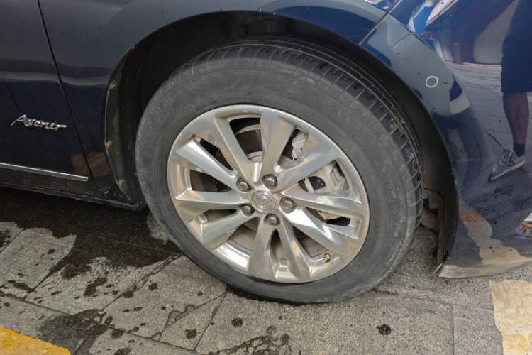 Used Buick GL8 2022 Avenir Avia Four-Seat Prestige Edition Right Front Wheel Hub