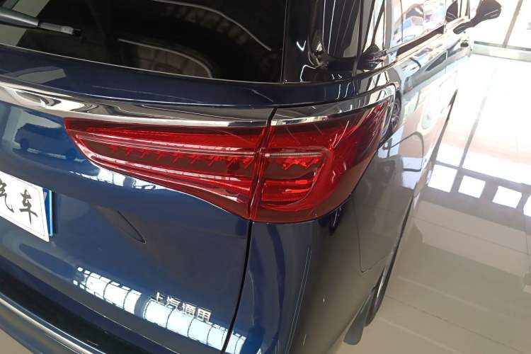 Used Buick GL8 2022 Avenir Avia Four-Seat Prestige Edition Right Rear Taillight