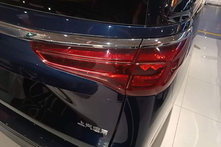 Used Buick GL8 2022 Avenir Avia Four-Seat Prestige Edition Right Rear Taillight
