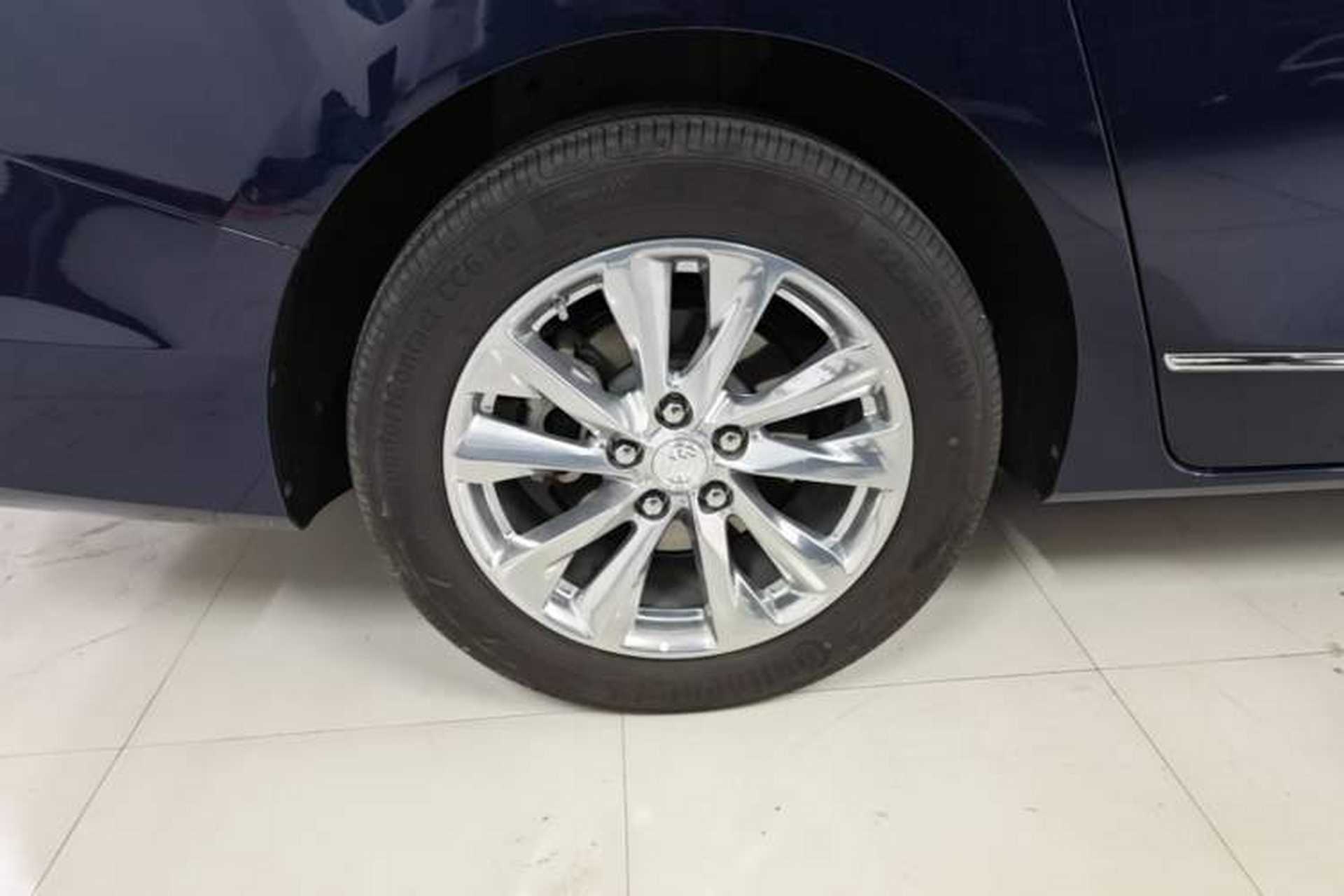 Used Buick GL8 2022 Avenir Avia Four-Seat Prestige Edition Right Rear Wheel Hub