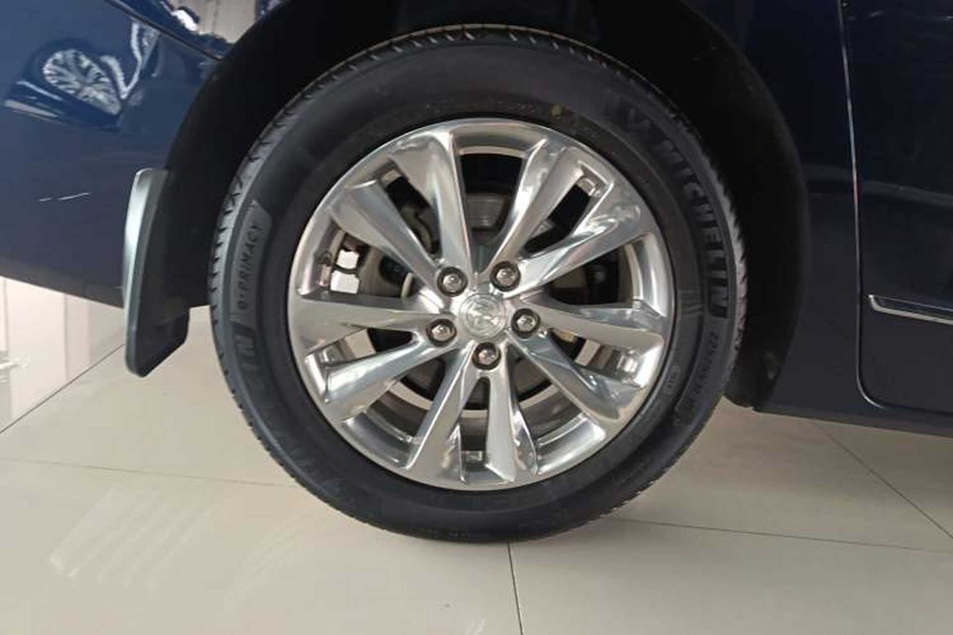 Used Buick GL8 2022 Avenir Avia Four-Seat Prestige Edition Right Rear Wheel Hub
