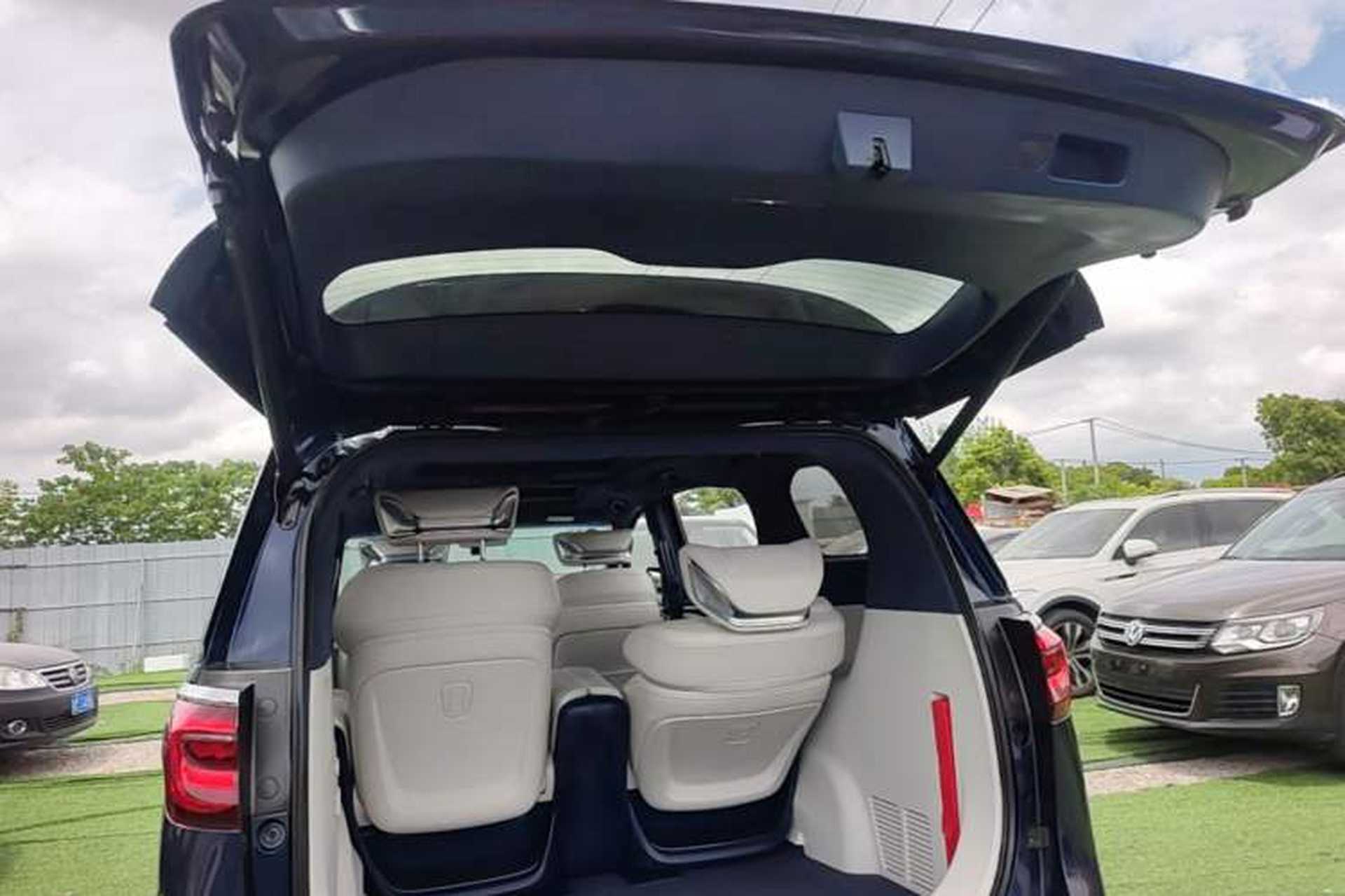 Used Buick GL8 2022 Avenir Avia Four-Seat Prestige Edition Trunk