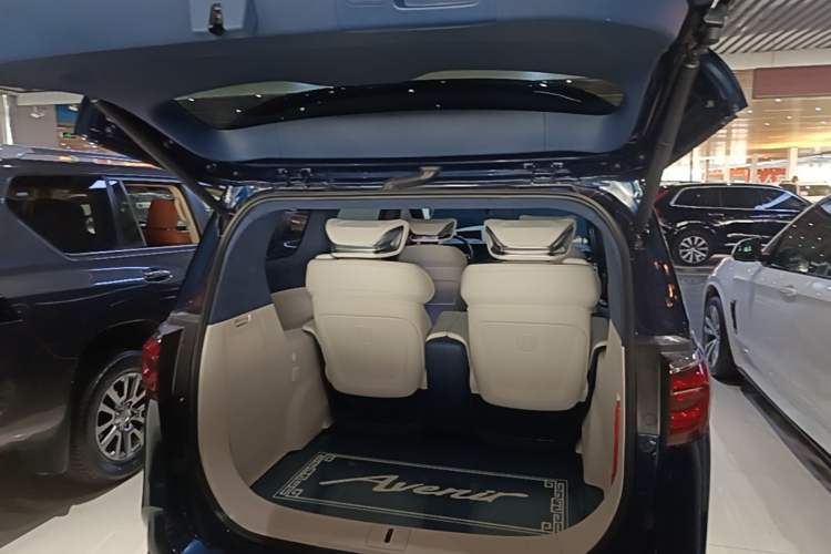 Used Buick GL8 2022 Avenir Avia Four-Seat Prestige Edition Trunk
