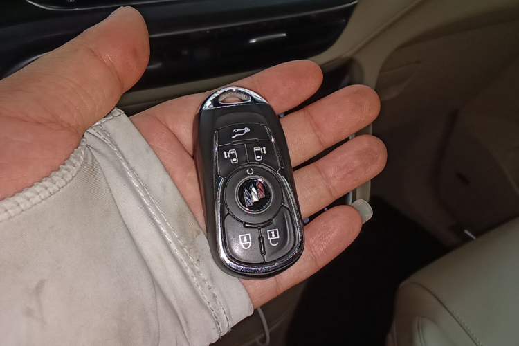 Used Buick GL8 2022 ES Landtrek 653T Smart Flagship Model Vehicle Key
