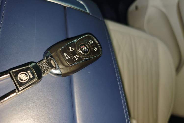 Used Buick GL8 2022 Facelift Avenir Aivia Four-Seat Prestige Edition Vehicle Key