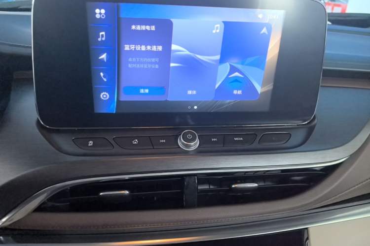 Used Buick GL8 2022 Land Cruiser Executive Class 652T Comfort Model Audio And AC Panel