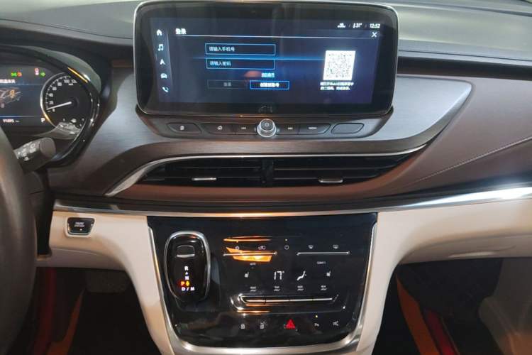 Used Buick GL8 2022 Land Executive Class 652T Prestige Model Audio And AC Panel